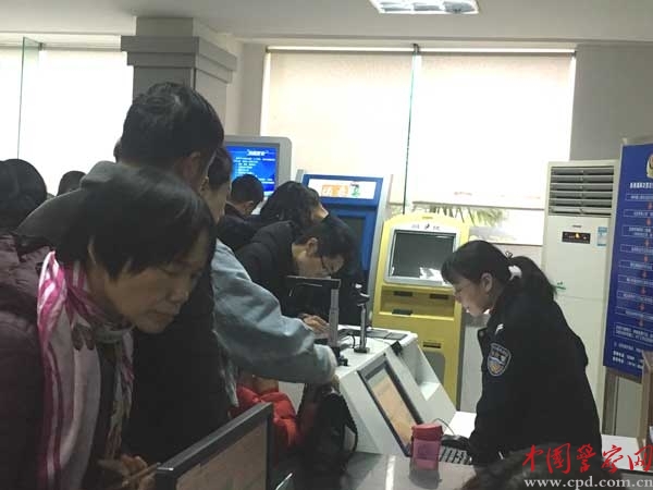 节后迎来办证高峰 黄石出入境多措并举3天服务